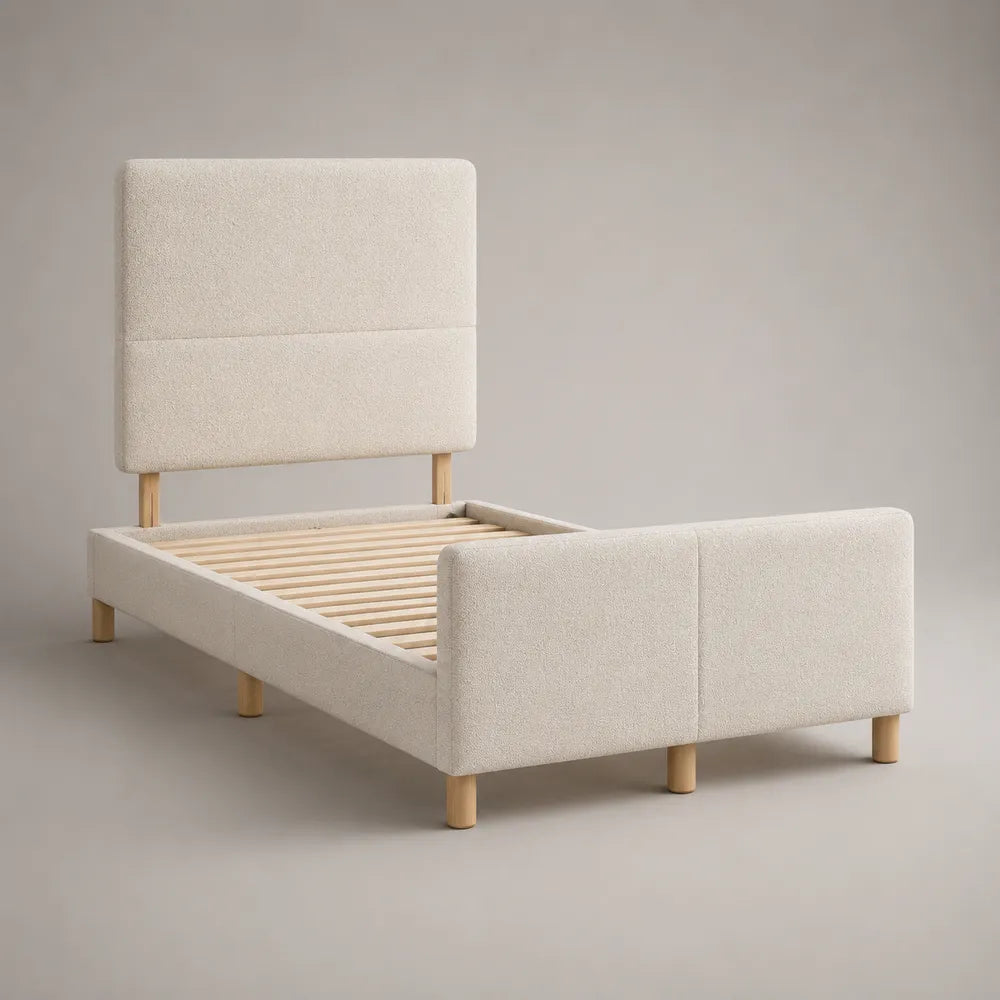 Letto matrimoniale 160x200 cm imbottito in tessuto bouclé beige con rete a doghe struttura a piattaforma gambe in legno naturale